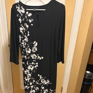 White House Black Market Black and White Floral Long Sleeve Dress